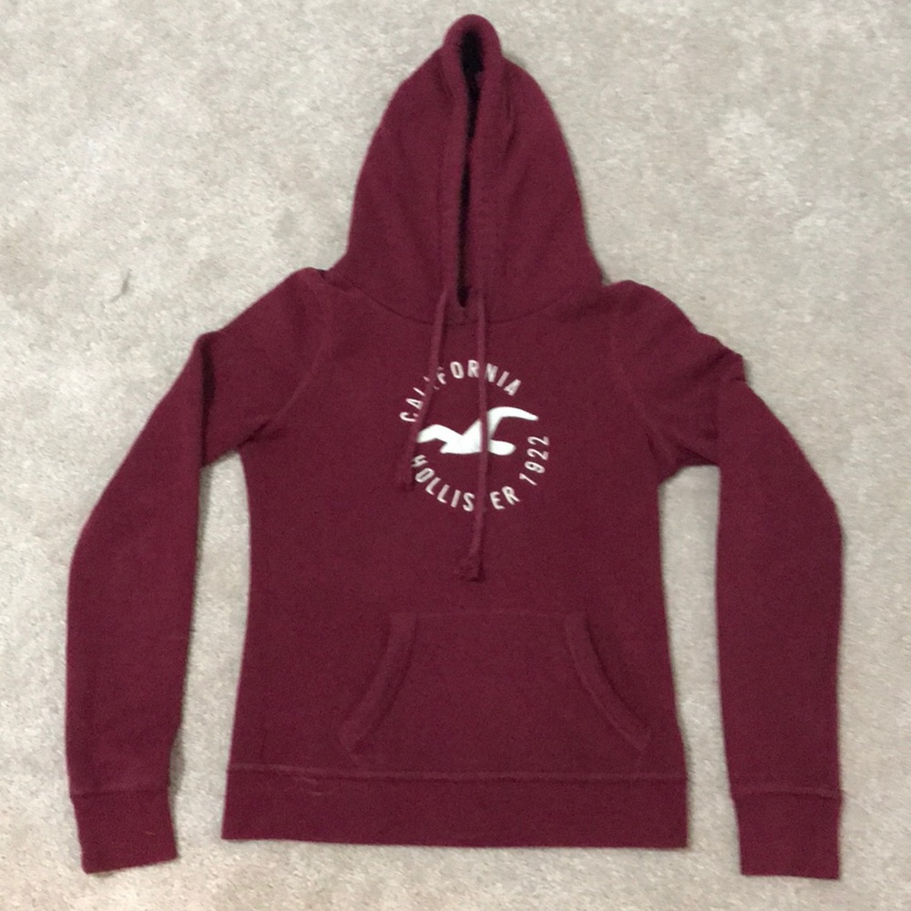 MAROON HOLLISTER HOODIE :)